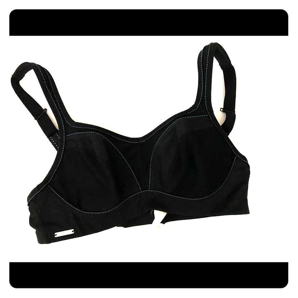 Chantelle sports bra, like new